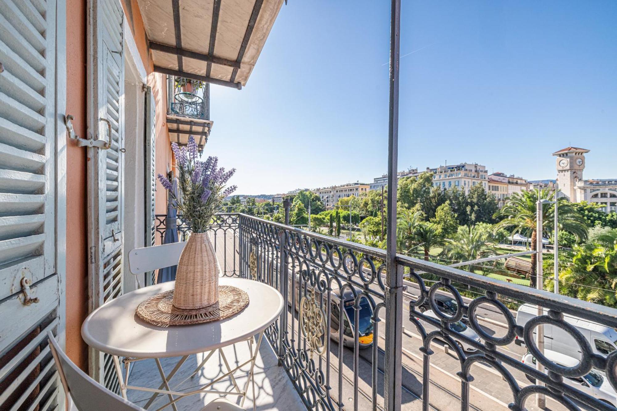 Appartamento 2 Bdr Panoramic View On Gardens *