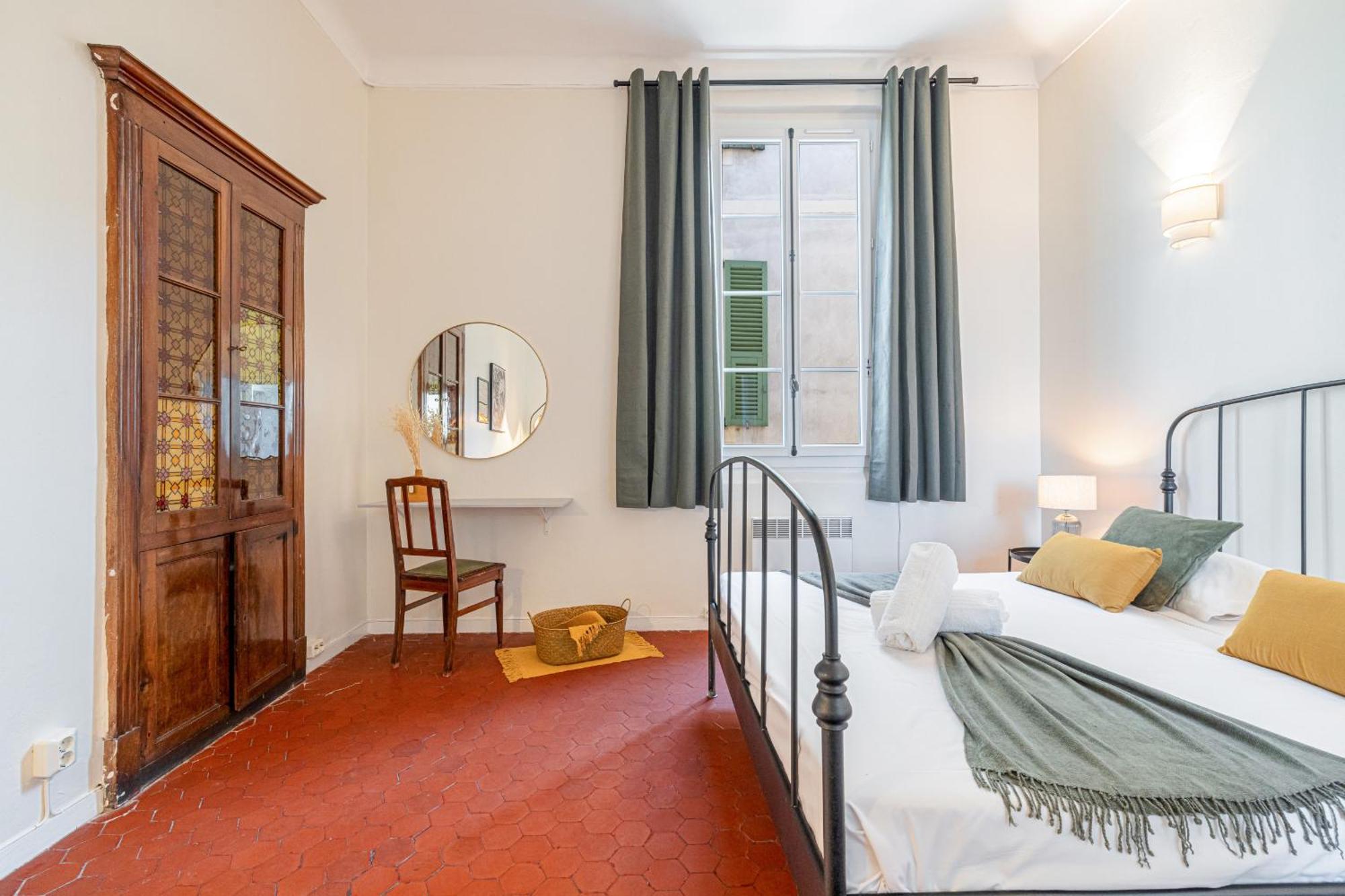 2 Bdr Panoramic View On Gardens Nizza