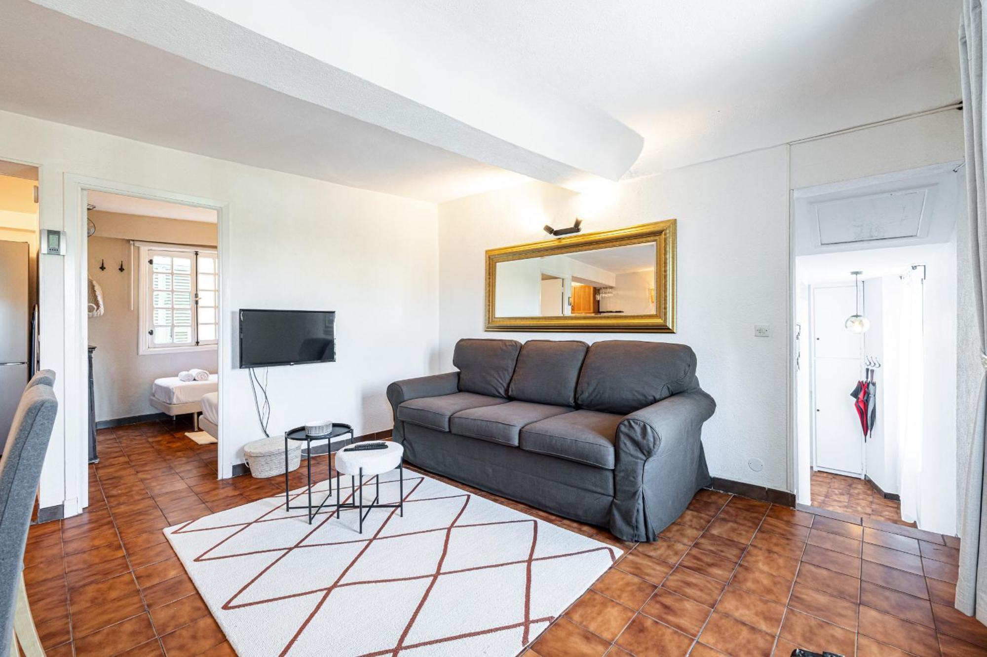 2 Bdr Panoramic View On Gardens